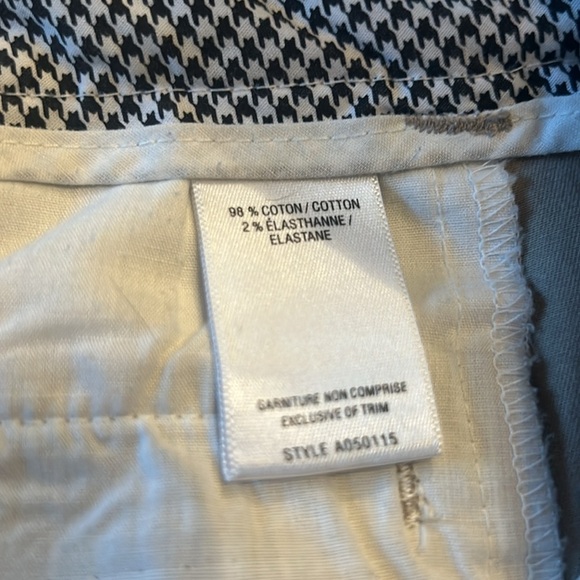 Tan Cargo Shorts with Mid-Length Cut and Classic Styling - Picture 10 of 10